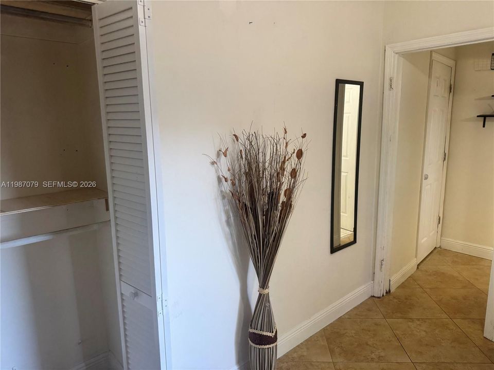 Recently Rented: $900 (1 beds, 1 baths, 1346 Square Feet)