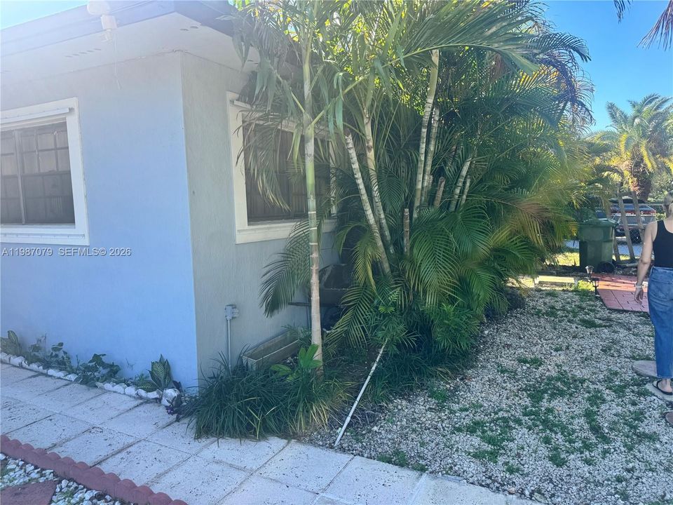 Recently Rented: $900 (1 beds, 1 baths, 1346 Square Feet)