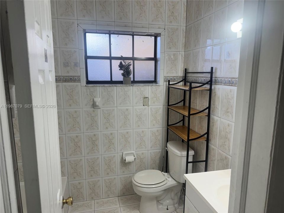 Recently Rented: $900 (1 beds, 1 baths, 1346 Square Feet)