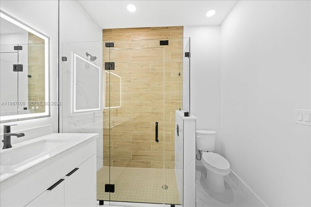 На продажу: $439,900 (0 спален, 0 ванн, 2400 Квадратных фут)