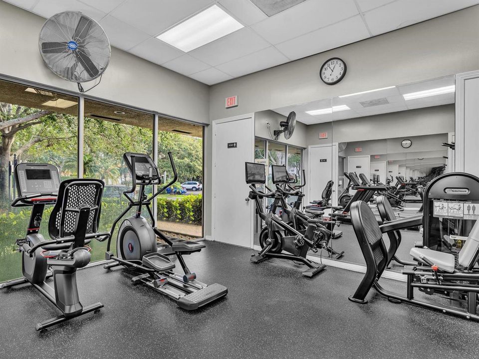 FITNESS ROOM
