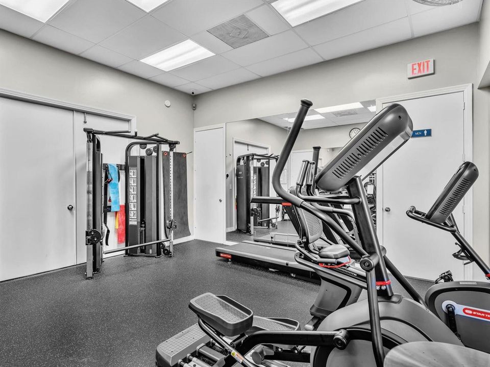 FITNESS ROOM