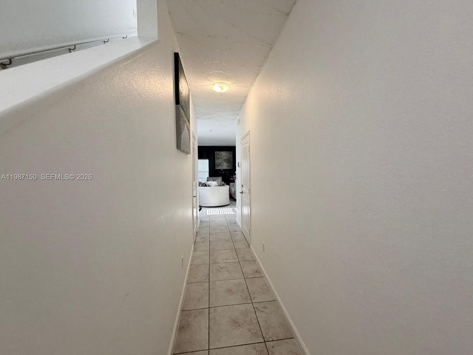 Activo con contrato: $2,900 (3 camas, 2 baños, 1496 Pies cuadrados)