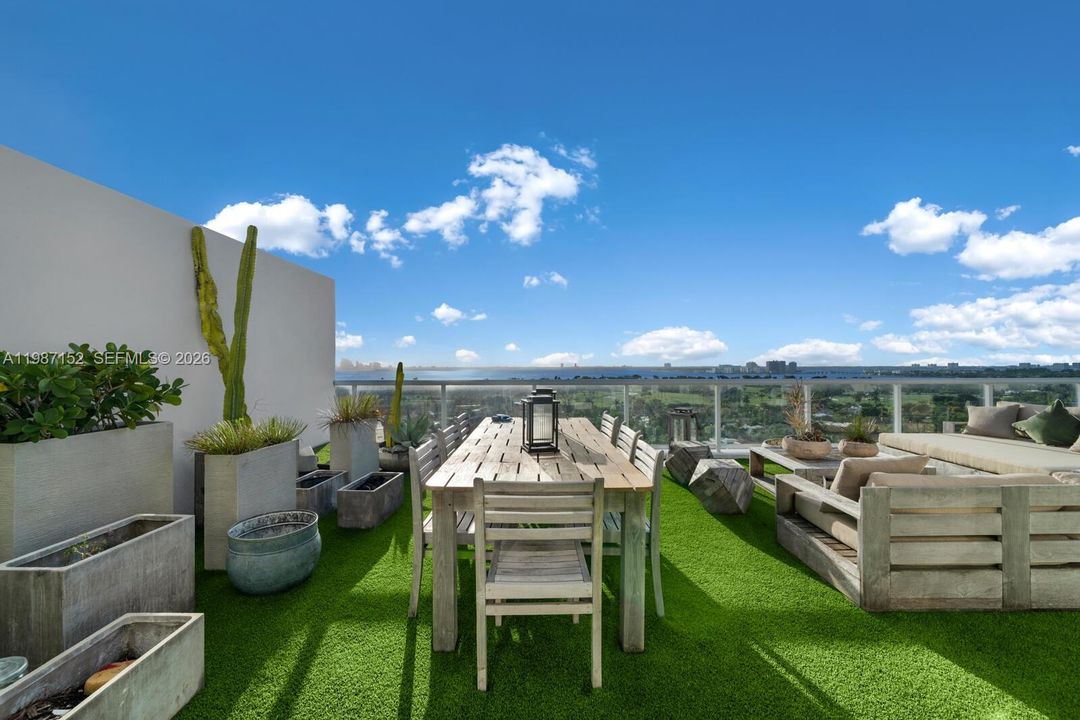 For Sale: $2,795,000 (2 beds, 2 baths, 2100 Square Feet)