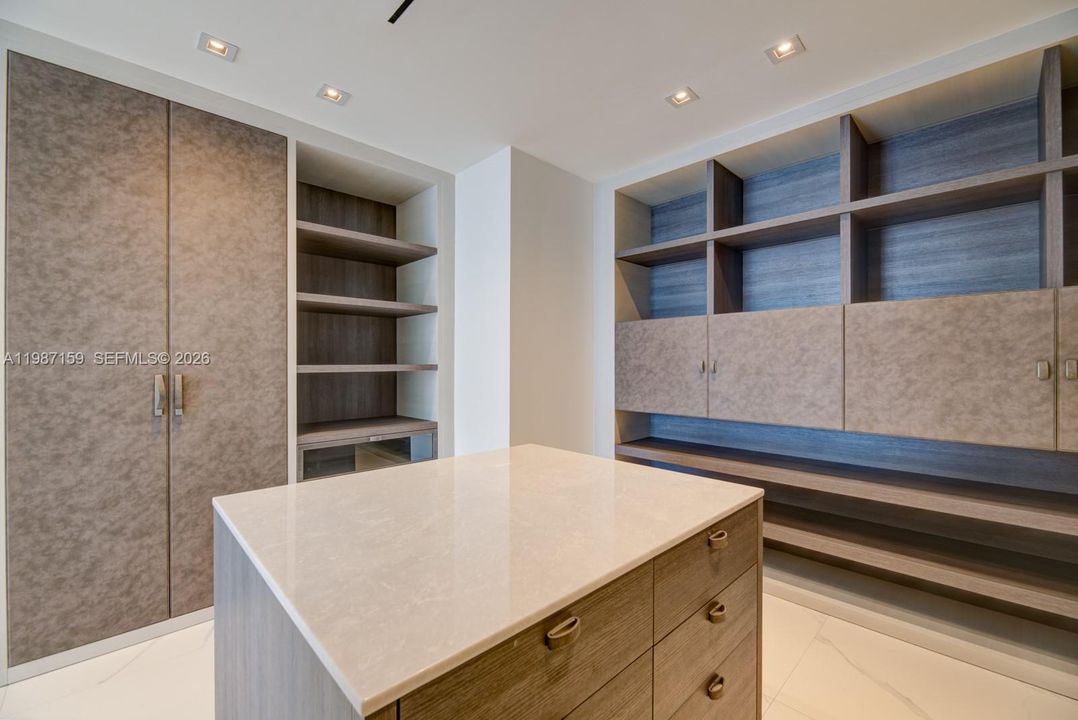 En Venta: $12,900,000 (3 camas, 3 baños, 6524 Pies cuadrados)