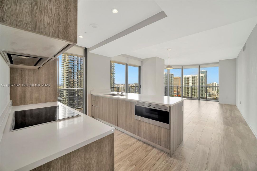 For Sale: $1,195,000 (3 beds, 3 baths, 1450 Square Feet)
