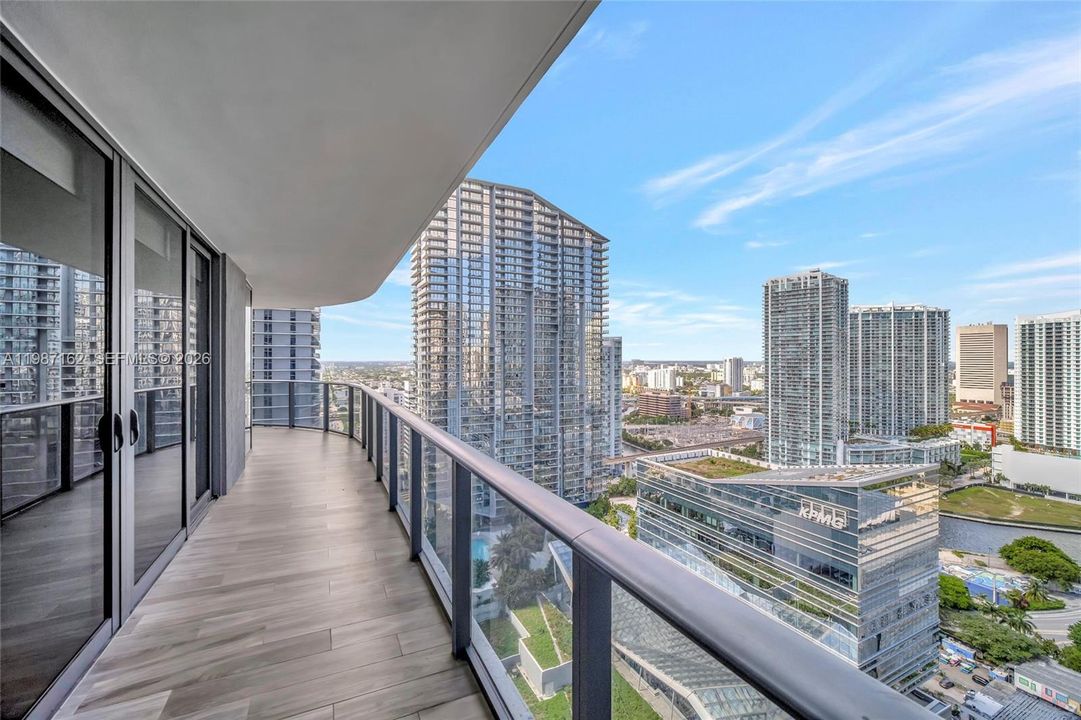 For Sale: $1,195,000 (3 beds, 3 baths, 1450 Square Feet)