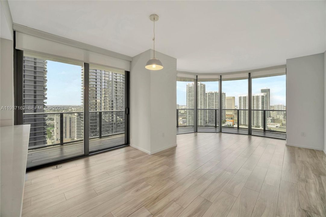 For Sale: $1,195,000 (3 beds, 3 baths, 1450 Square Feet)