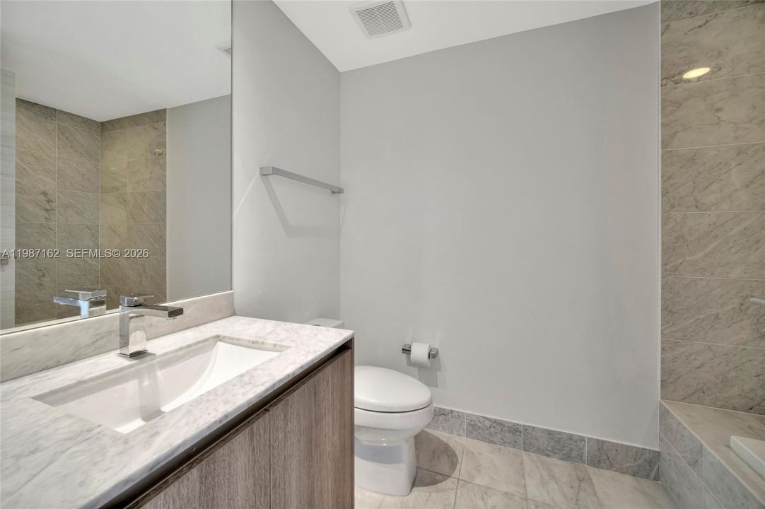 For Sale: $1,195,000 (3 beds, 3 baths, 1450 Square Feet)