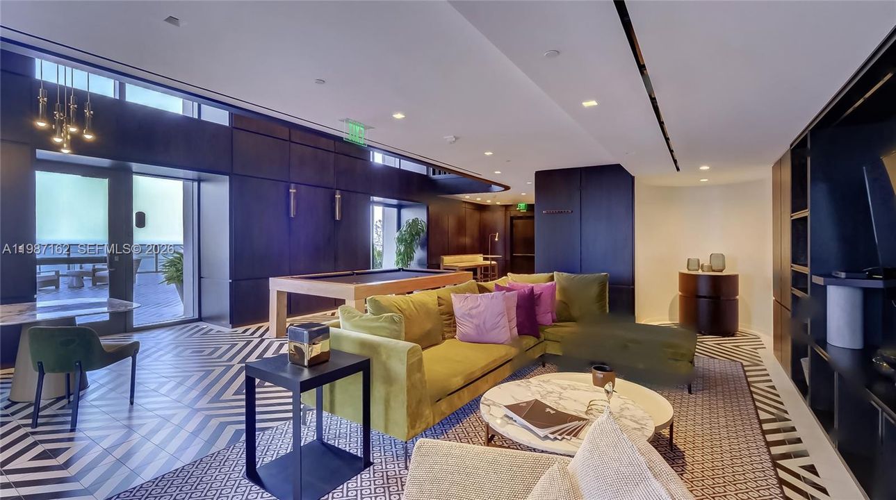 For Sale: $1,195,000 (3 beds, 3 baths, 1450 Square Feet)