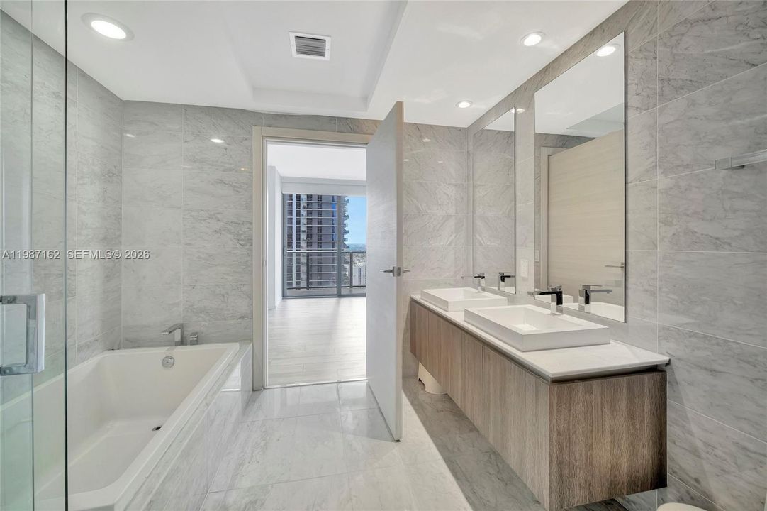 For Sale: $1,195,000 (3 beds, 3 baths, 1450 Square Feet)