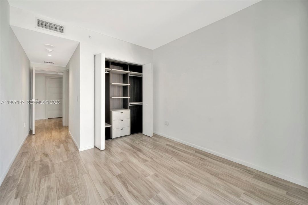 For Sale: $1,195,000 (3 beds, 3 baths, 1450 Square Feet)