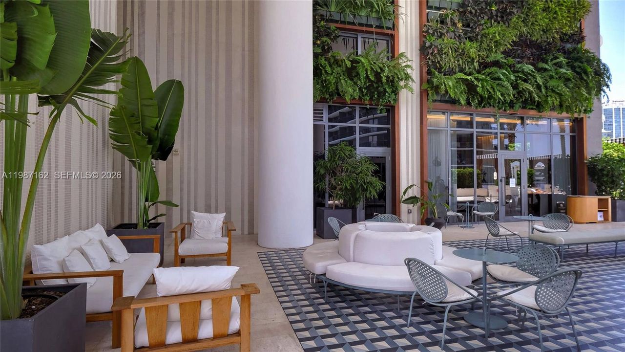 For Sale: $1,195,000 (3 beds, 3 baths, 1450 Square Feet)