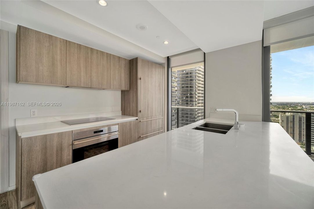 For Sale: $1,195,000 (3 beds, 3 baths, 1450 Square Feet)
