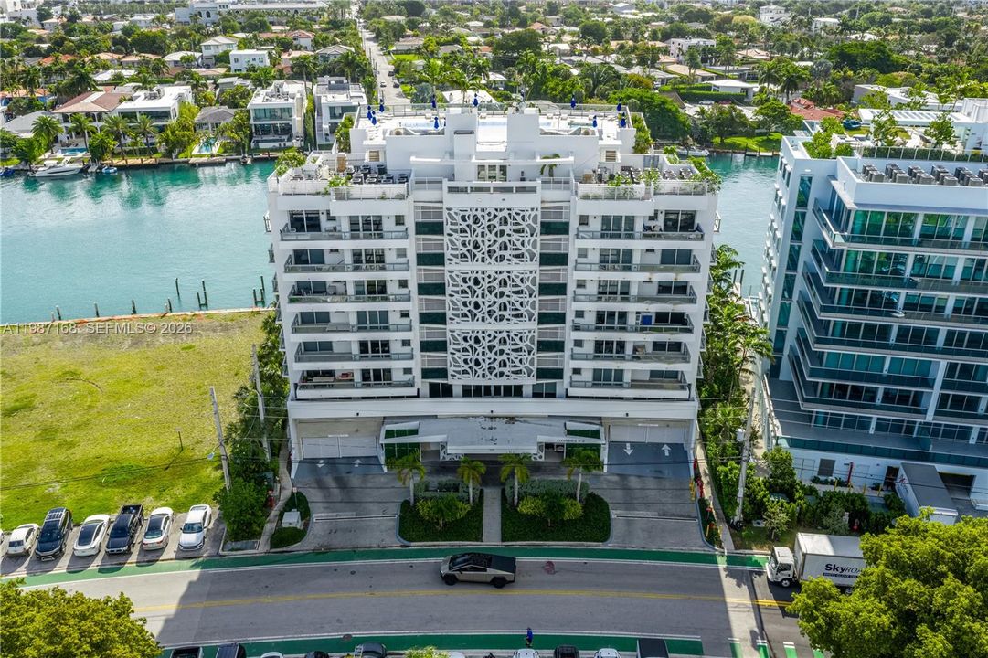 На продажу: $999,999 (3 спален, 2 ванн, 1305 Квадратных фут)