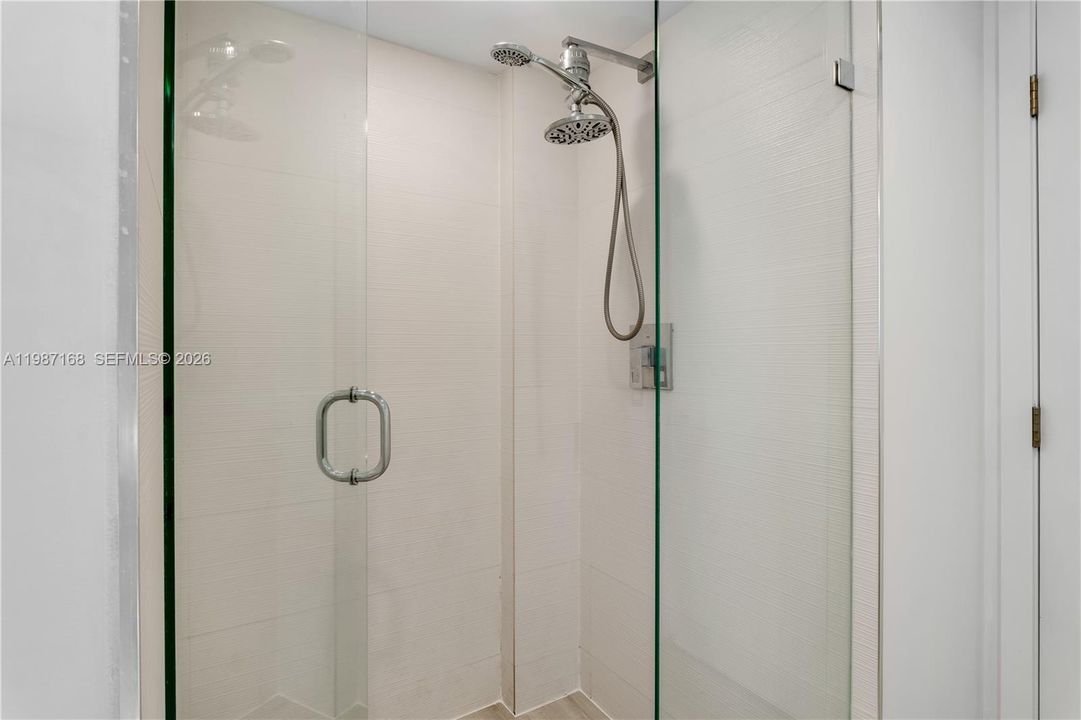 На продажу: $999,999 (3 спален, 2 ванн, 1305 Квадратных фут)