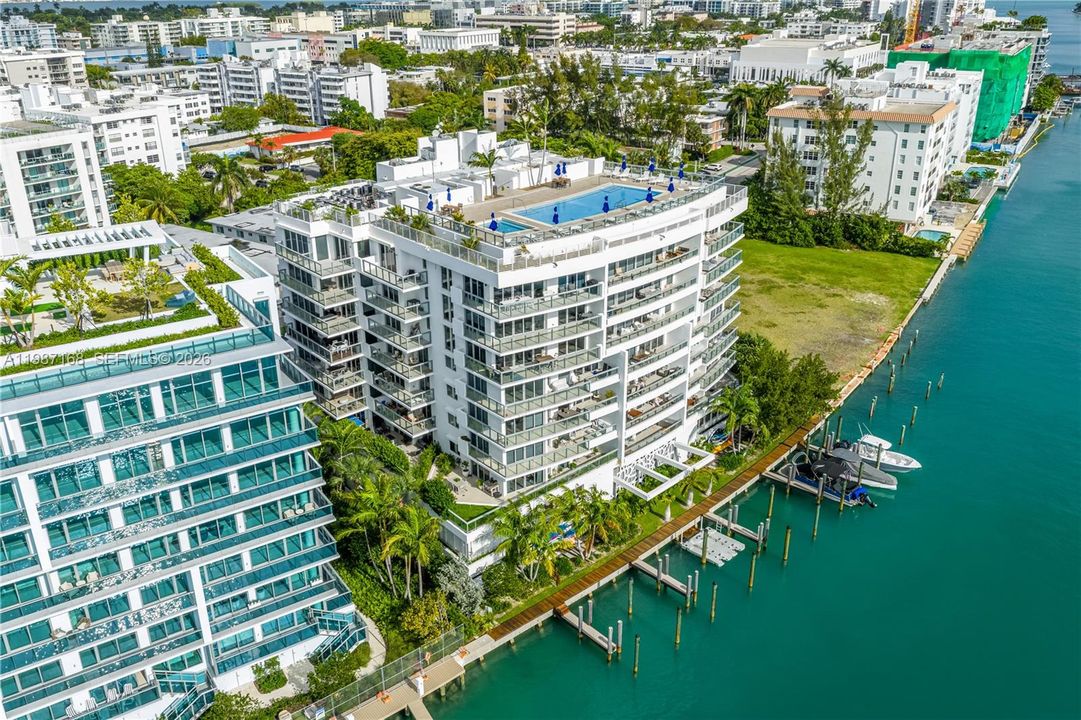 На продажу: $999,999 (3 спален, 2 ванн, 1305 Квадратных фут)