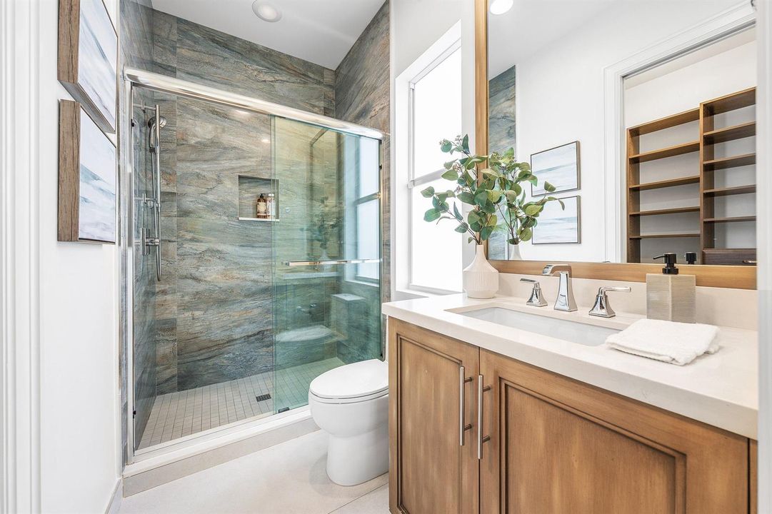 En-Suite Bathroom