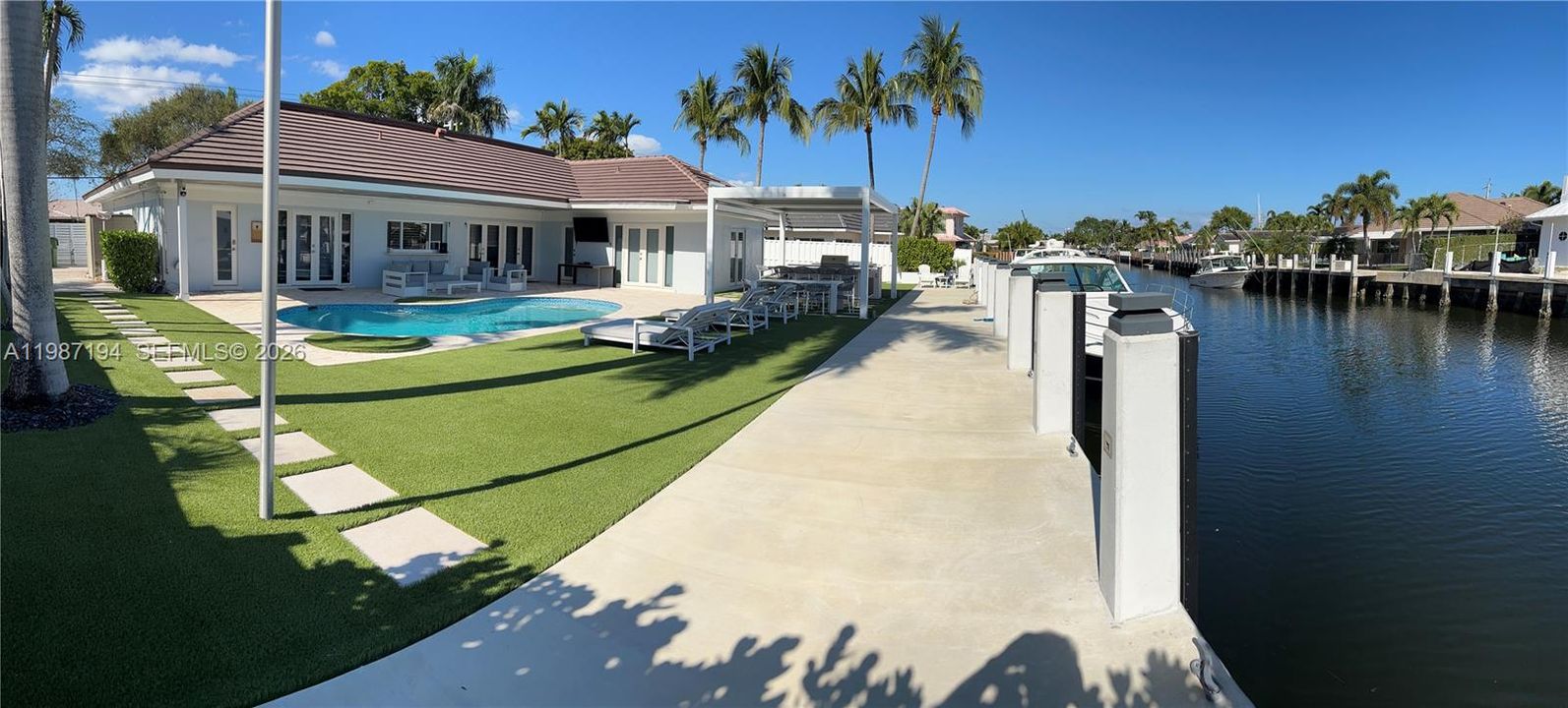 Recientemente alquilado: $14,500 (3 camas, 3 baños, 2217 Pies cuadrados)