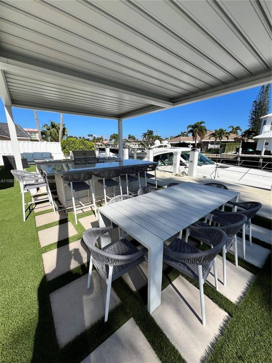 Recientemente alquilado: $14,500 (3 camas, 3 baños, 2217 Pies cuadrados)
