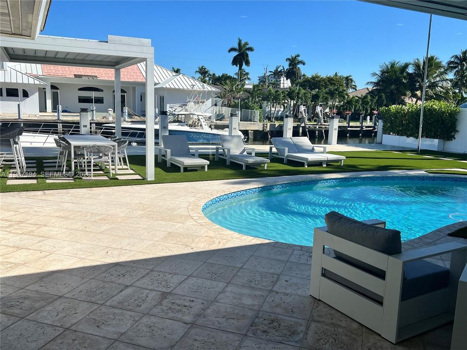 Recientemente alquilado: $14,500 (3 camas, 3 baños, 2217 Pies cuadrados)