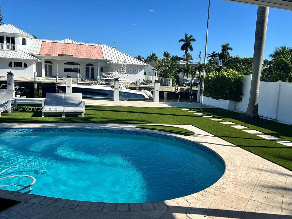 Recientemente alquilado: $14,500 (3 camas, 3 baños, 2217 Pies cuadrados)