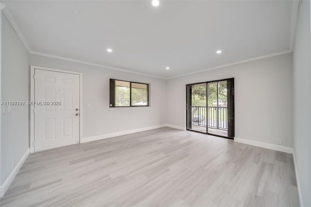 For Rent: $2,250 (2 beds, 2 baths, 887 Square Feet)