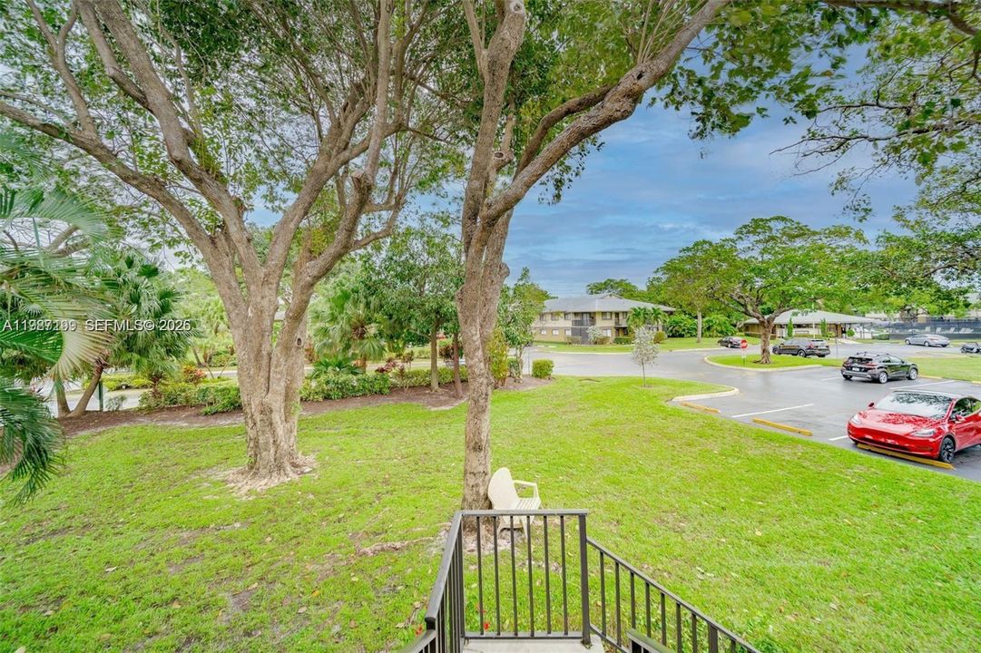 For Rent: $2,250 (2 beds, 2 baths, 887 Square Feet)