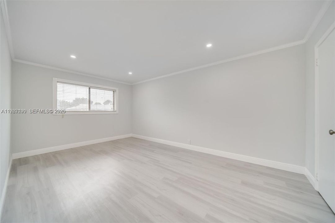 For Rent: $2,250 (2 beds, 2 baths, 887 Square Feet)