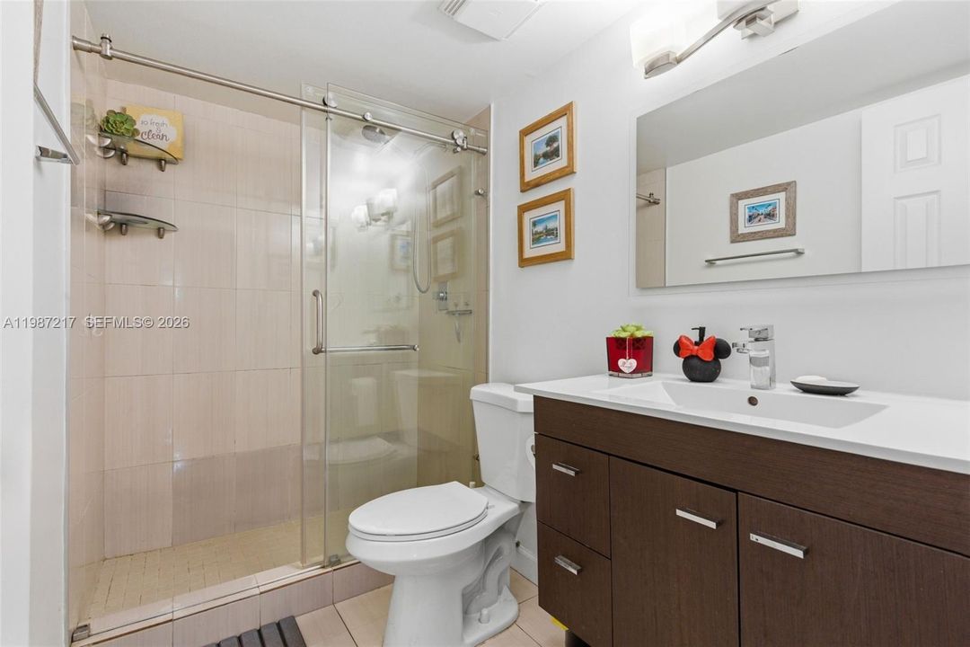 Vendido Recientemente: $425,000 (3 camas, 2 baños, 1340 Pies cuadrados)
