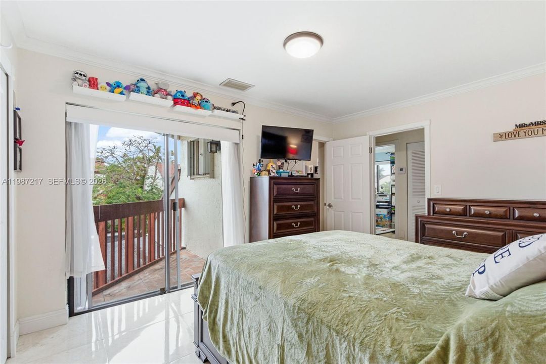 Vendido Recientemente: $425,000 (3 camas, 2 baños, 1340 Pies cuadrados)