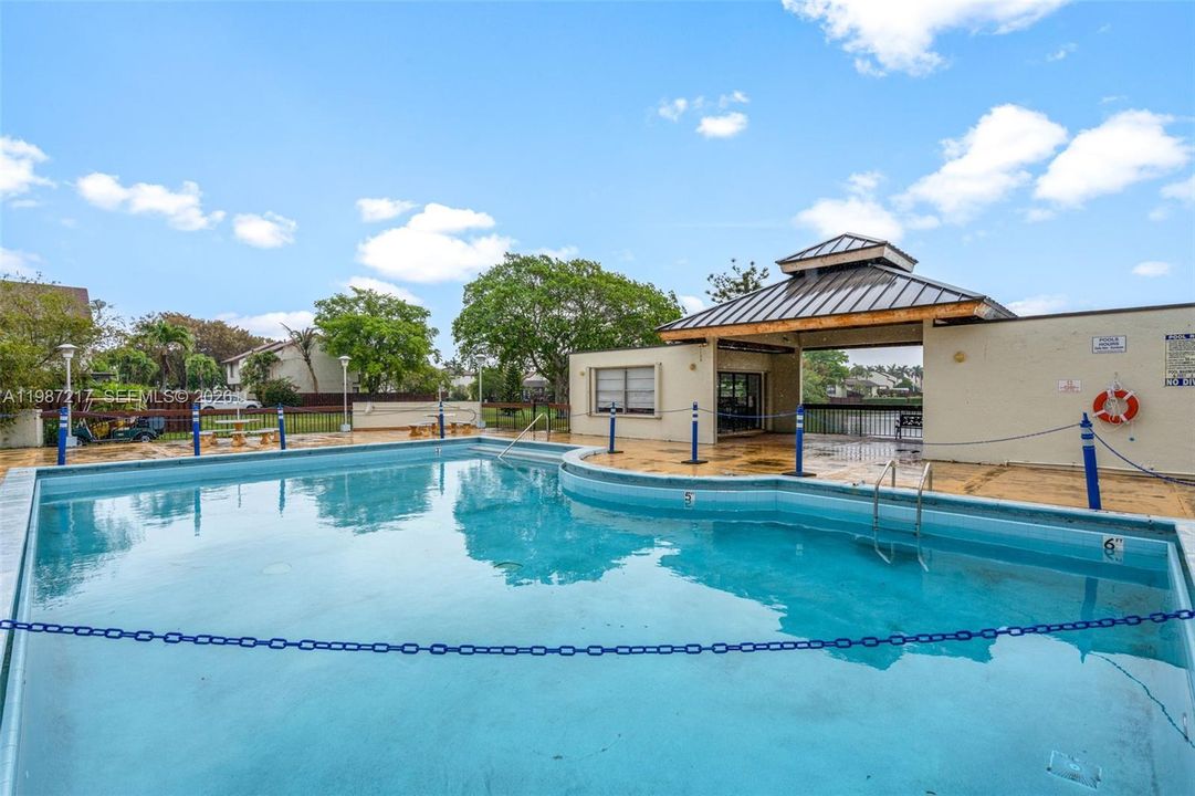Vendido Recientemente: $425,000 (3 camas, 2 baños, 1340 Pies cuadrados)