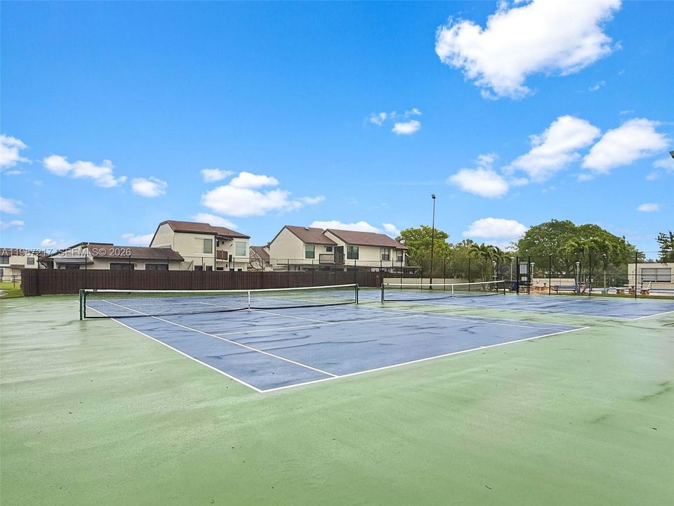 Vendido Recientemente: $425,000 (3 camas, 2 baños, 1340 Pies cuadrados)