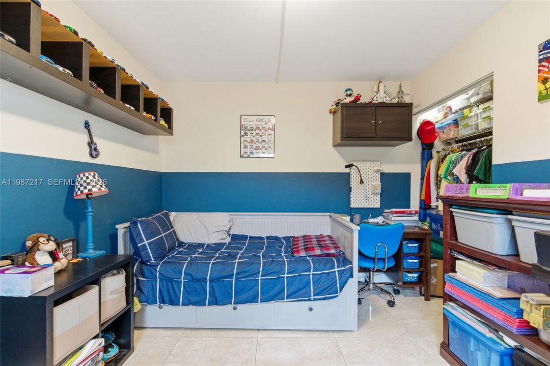 Vendido Recientemente: $425,000 (3 camas, 2 baños, 1340 Pies cuadrados)