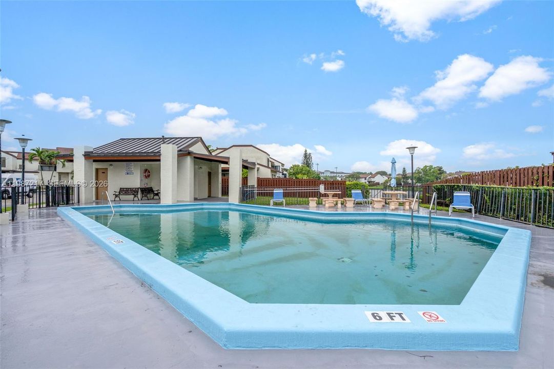 Vendido Recientemente: $425,000 (3 camas, 2 baños, 1340 Pies cuadrados)