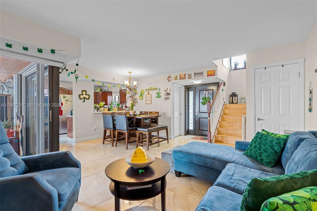 Vendido Recientemente: $425,000 (3 camas, 2 baños, 1340 Pies cuadrados)