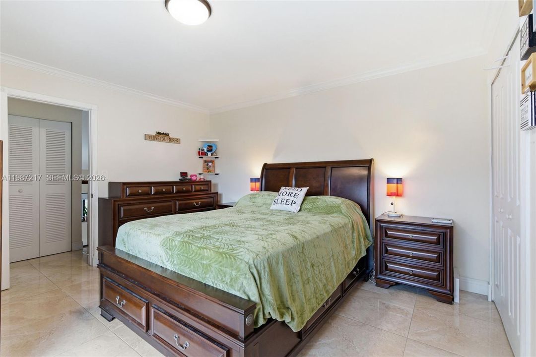 Vendido Recientemente: $425,000 (3 camas, 2 baños, 1340 Pies cuadrados)
