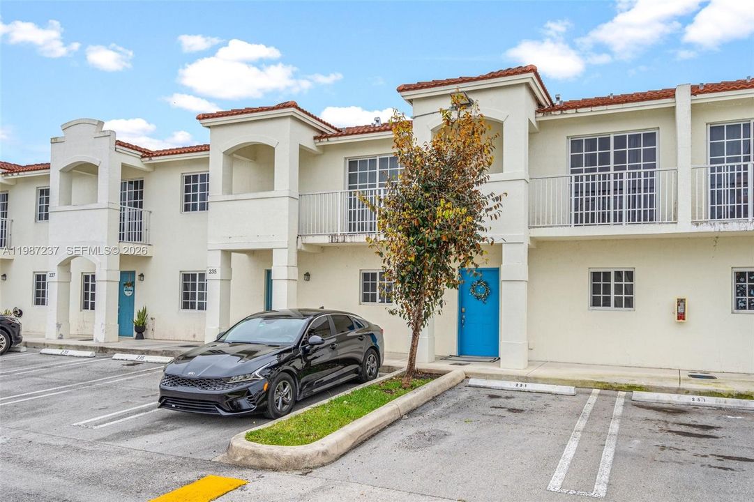 Activo con contrato: $265,000 (2 camas, 1 baños, 1140 Pies cuadrados)