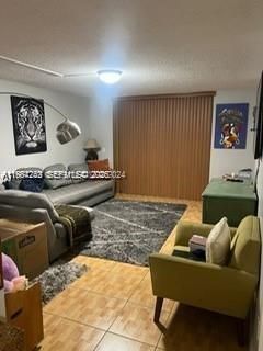 На продажу: $185,000 (1 спален, 1 ванн, 900 Квадратных фут)