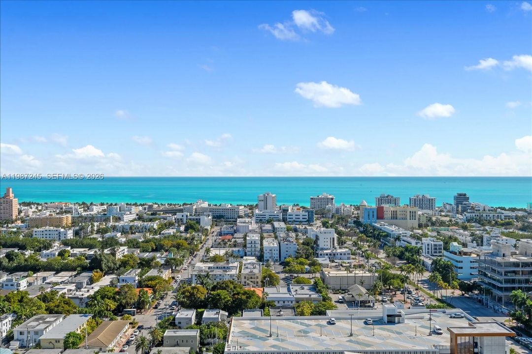 For Sale: $2,885,000 (2 beds, 2 baths, 1218 Square Feet)