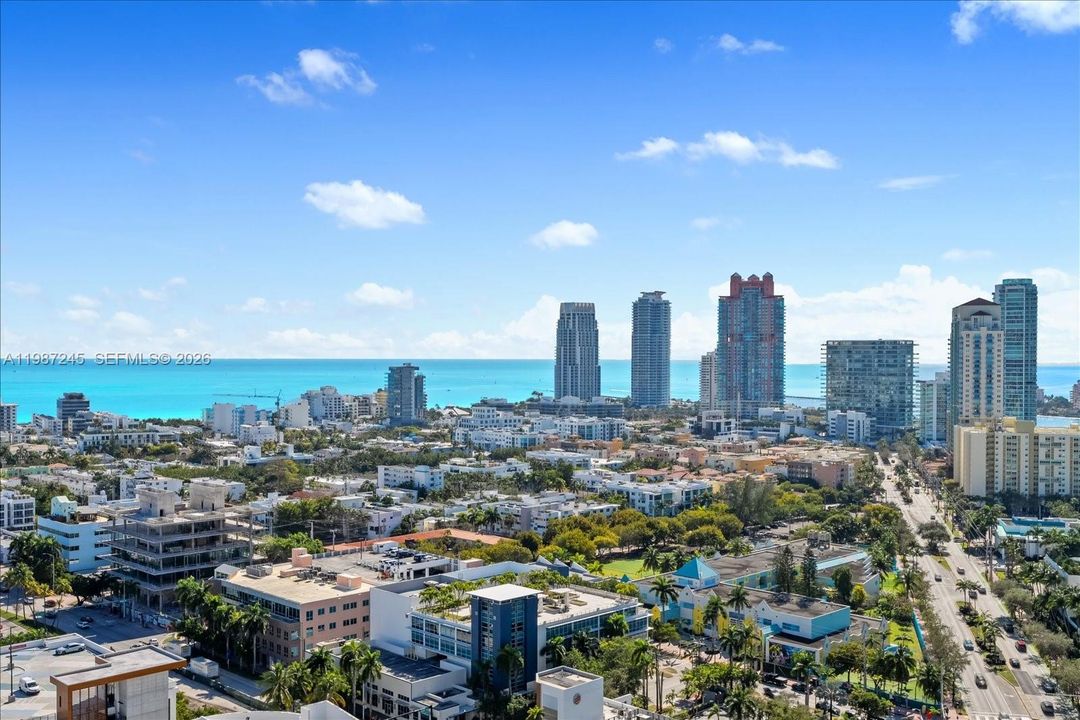 For Sale: $2,885,000 (2 beds, 2 baths, 1218 Square Feet)