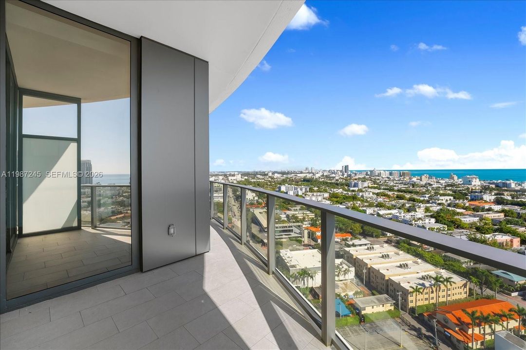 For Sale: $2,885,000 (2 beds, 2 baths, 1218 Square Feet)