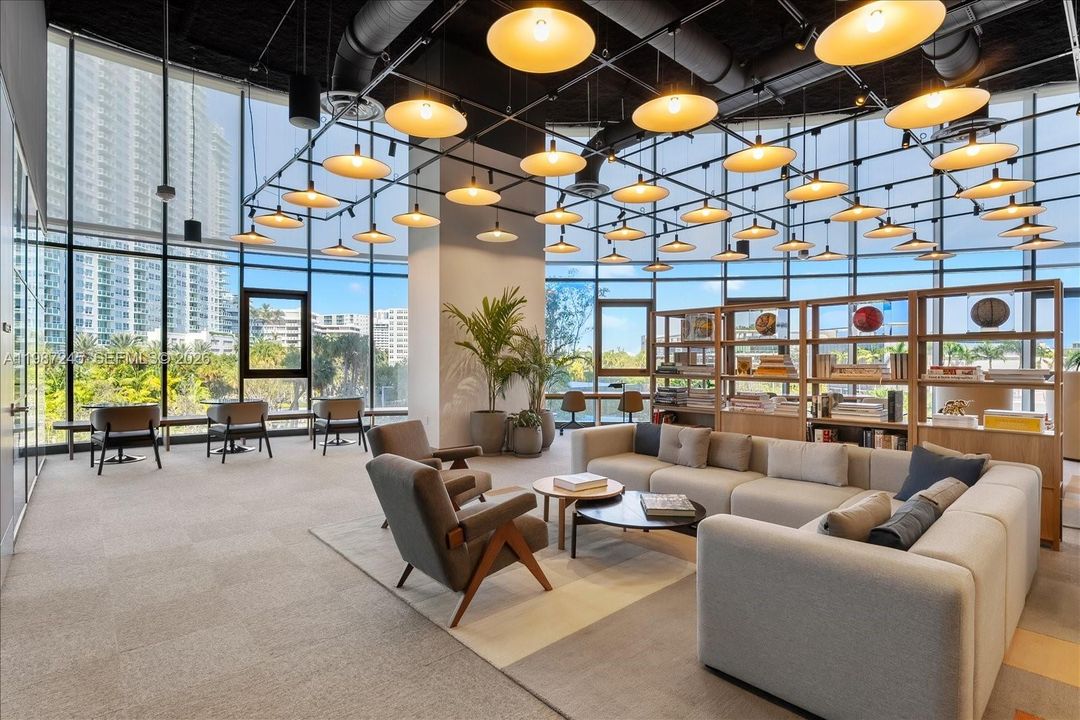 Business Center & Co-Working Lounge
