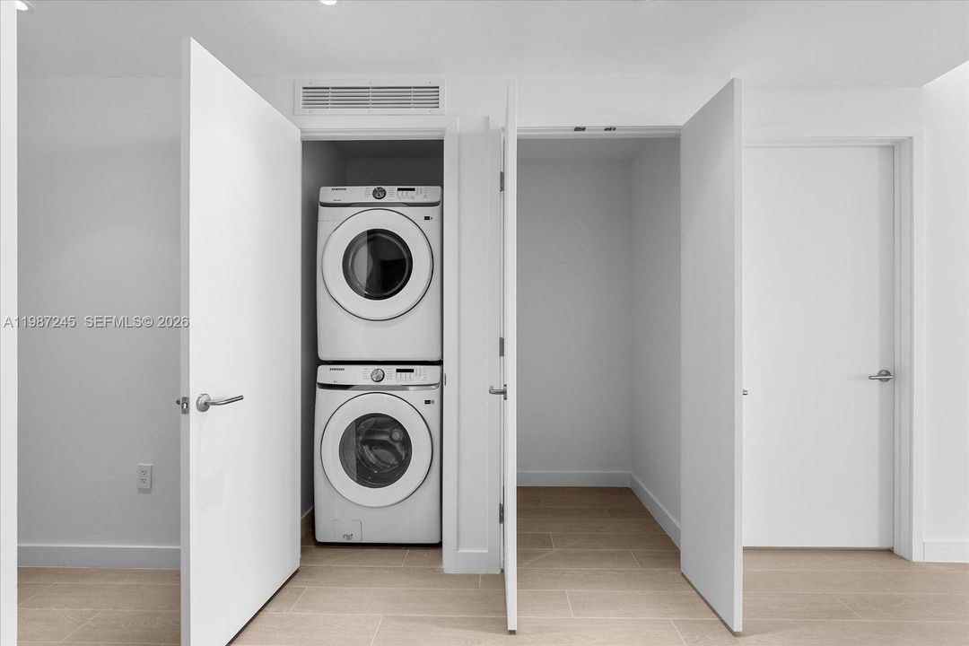 Washer/dryer in living room