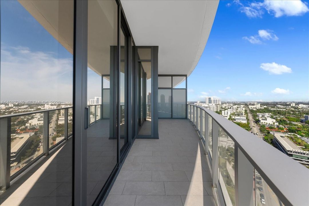 For Sale: $2,885,000 (2 beds, 2 baths, 1218 Square Feet)