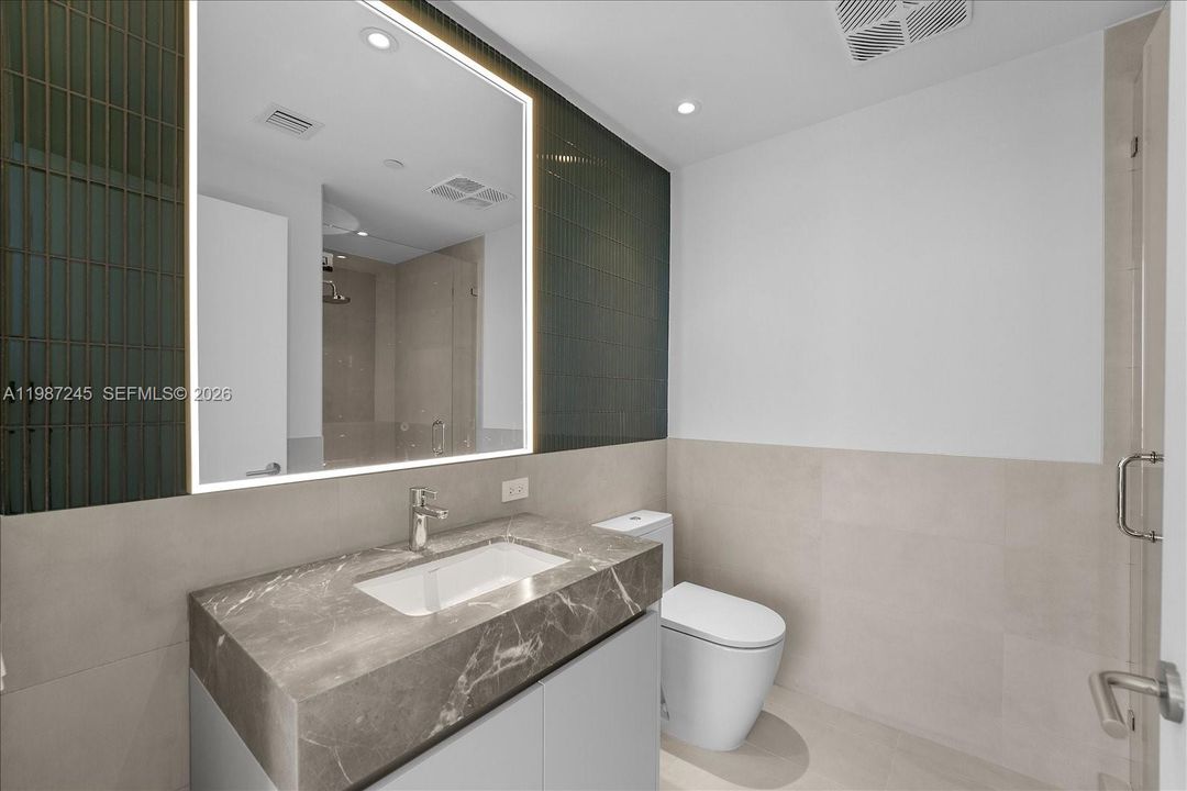 Second Bedroom en suite Bathroom