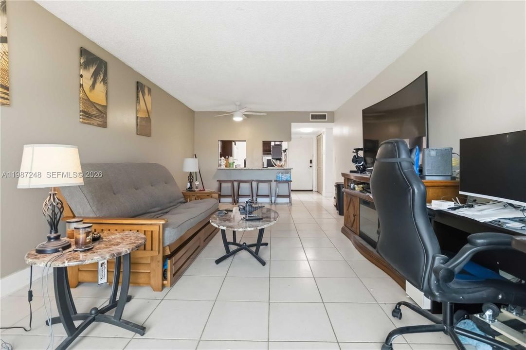 En Venta: $139,900 (1 camas, 1 baños, 925 Pies cuadrados)