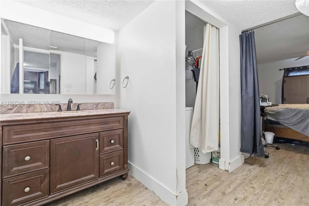 En Venta: $139,900 (1 camas, 1 baños, 925 Pies cuadrados)
