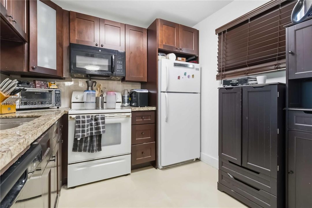 En Venta: $139,900 (1 camas, 1 baños, 925 Pies cuadrados)