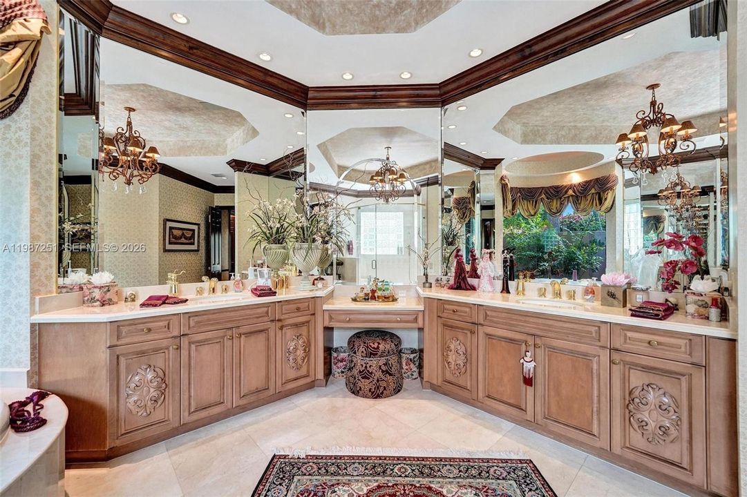 For Sale: $2,350,000 (4 beds, 4 baths, 3774 Square Feet)